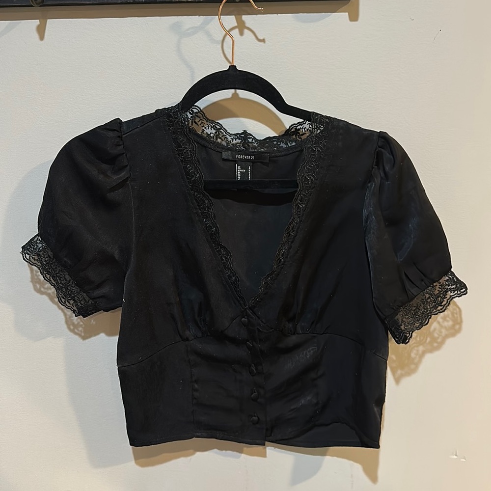 Forever 21 Crop Top, size Small, in the color Black